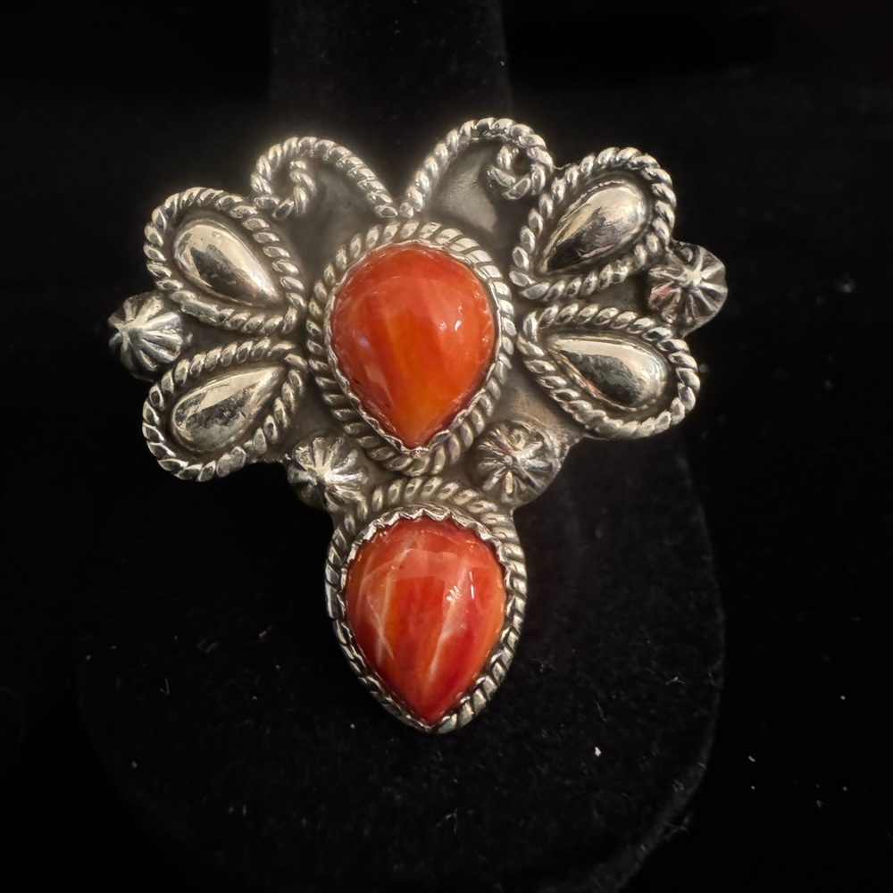 Elegant sterling Silver and spiny oyster Women's Ring Native American‎ made